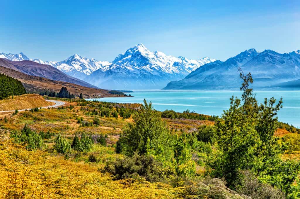 Mount,Cook,With,Lake,Pukaki,,Canterbury,,South,Island,,New,Zealand,